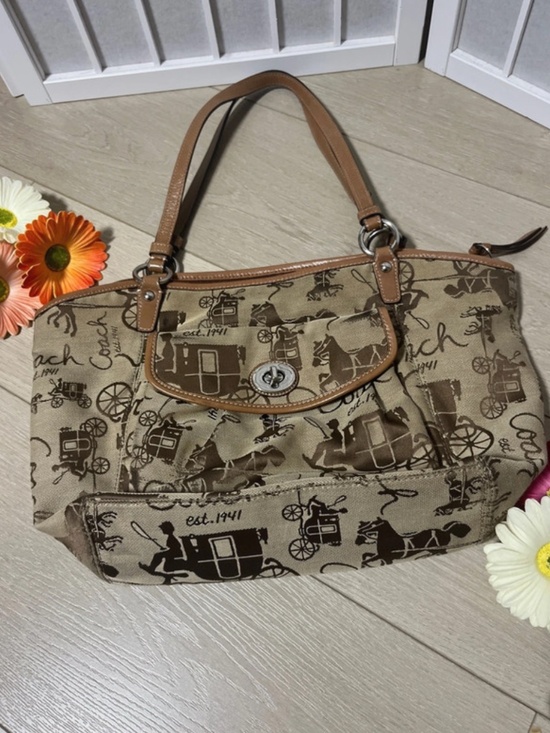 Coach Handbags - Preloved [100 % Authentic] vintage Coach Horse & Carriage Jacquard Pleated Tote